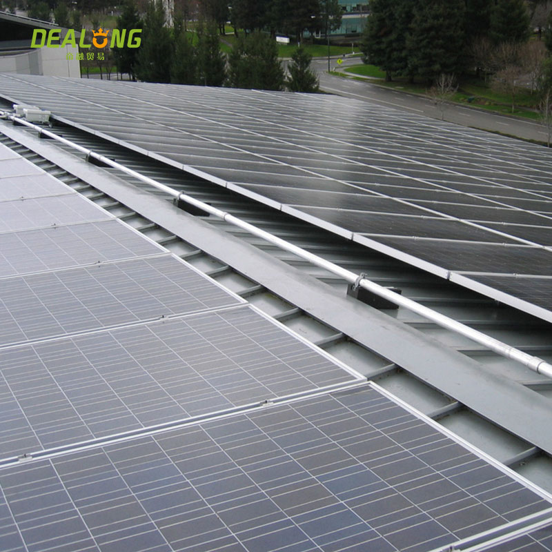 يتصاعد سقف الألواح الشمسية لسقف القصدير المعدني