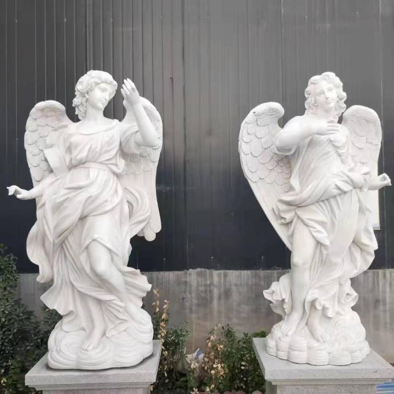 تمثال ملاك من الرخام
